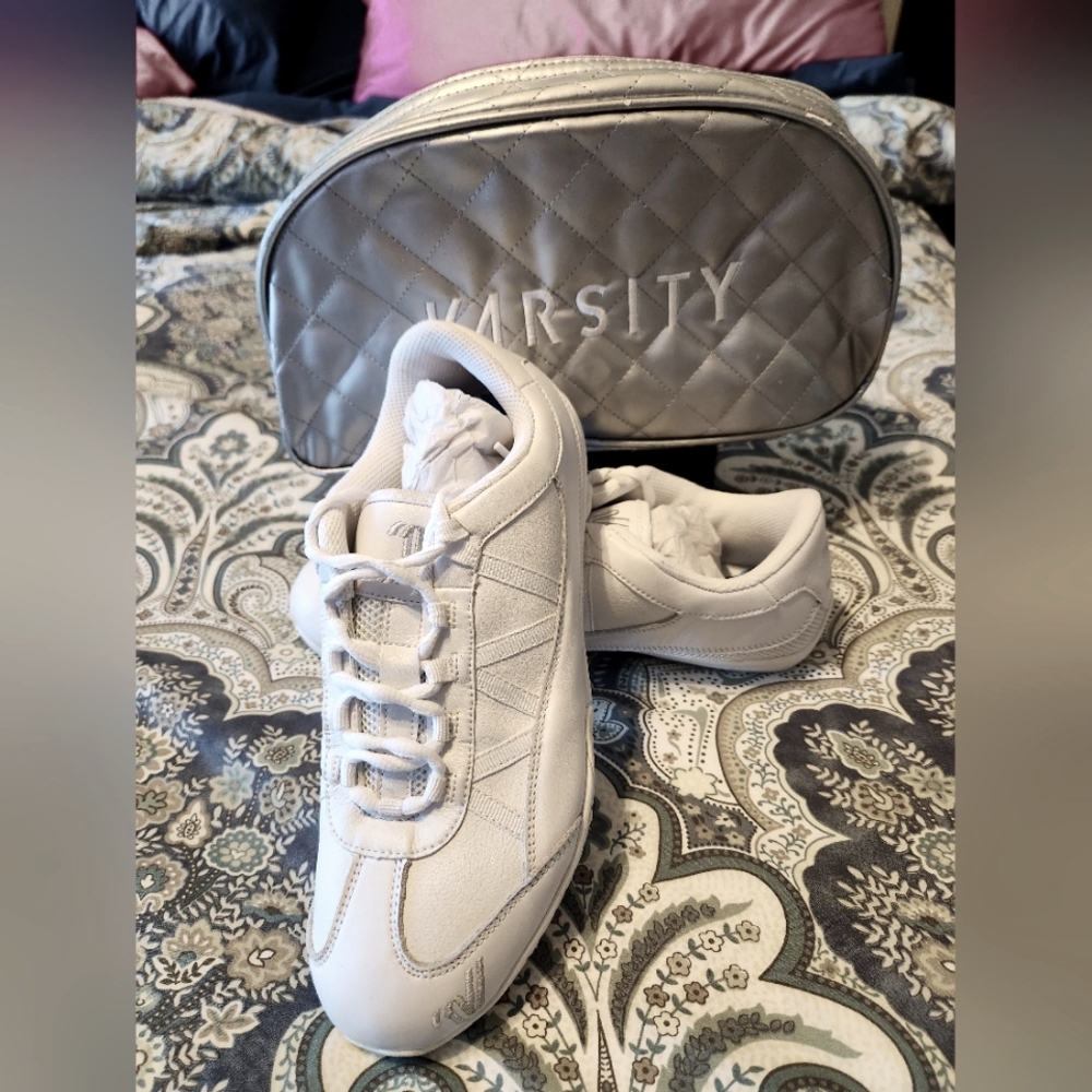 Varsity Sport Cheer Shoes with Bag Size 9 NWT